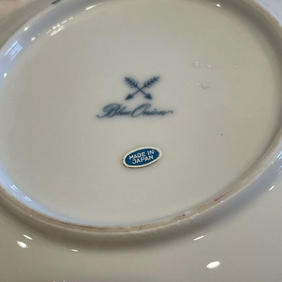 Vintage Blue Onion porcelain serving dish Japan - Picture 6 of 10